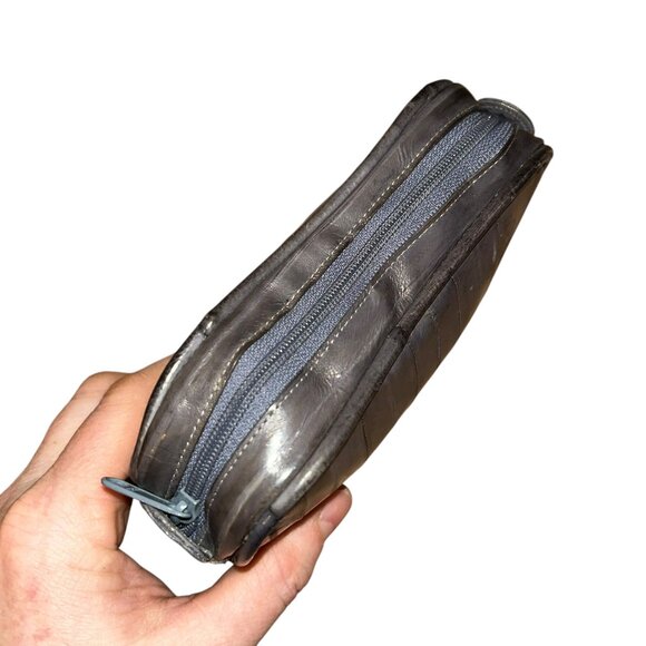 vintage gray eel skin zipper pouch - Picture 3 of 4